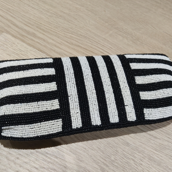 Mary Frances Bead Clutch - Picture 3 of 7